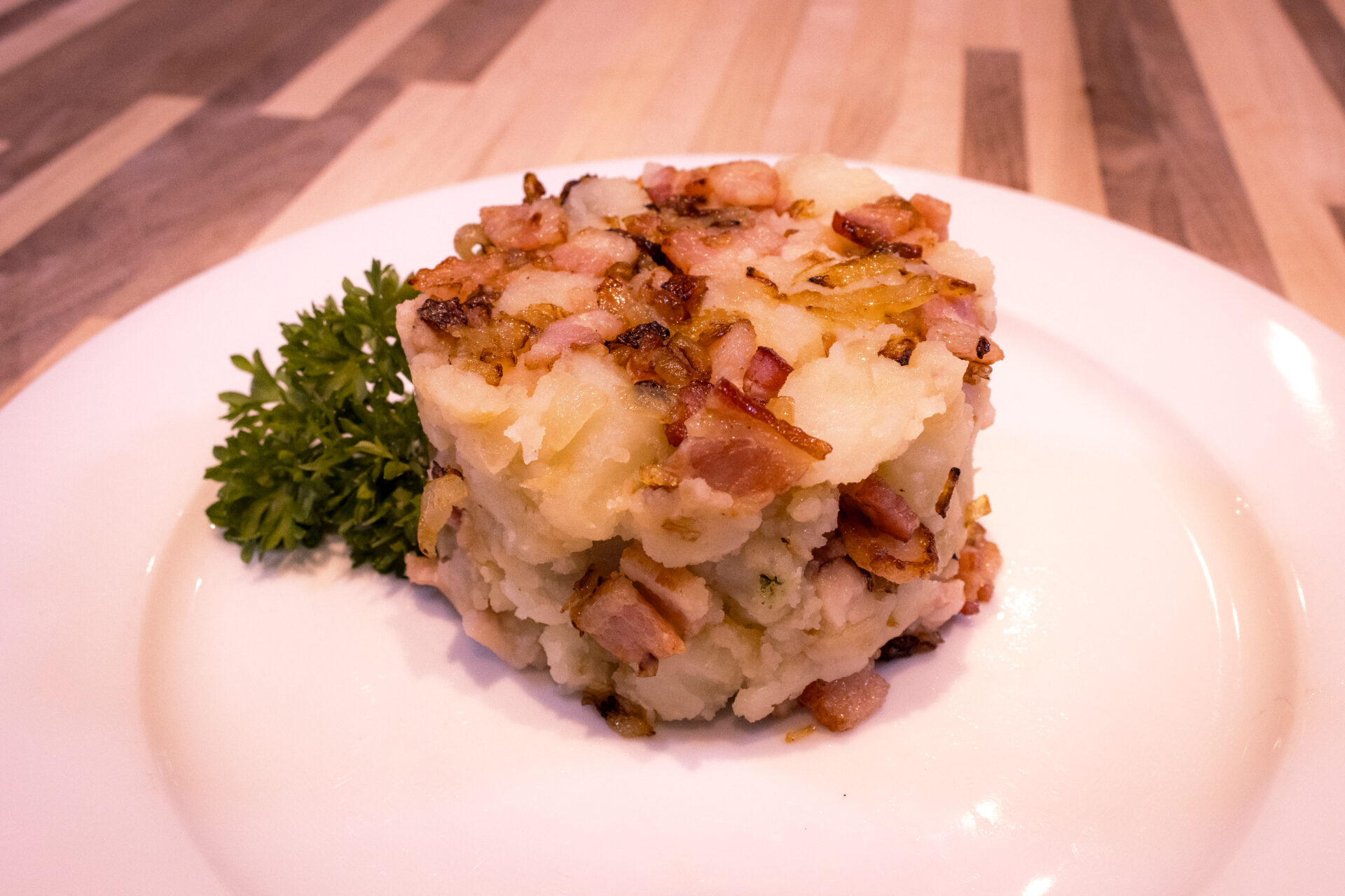 Rustic Crushed Potatoes with Bacon and Onion - CookingHub