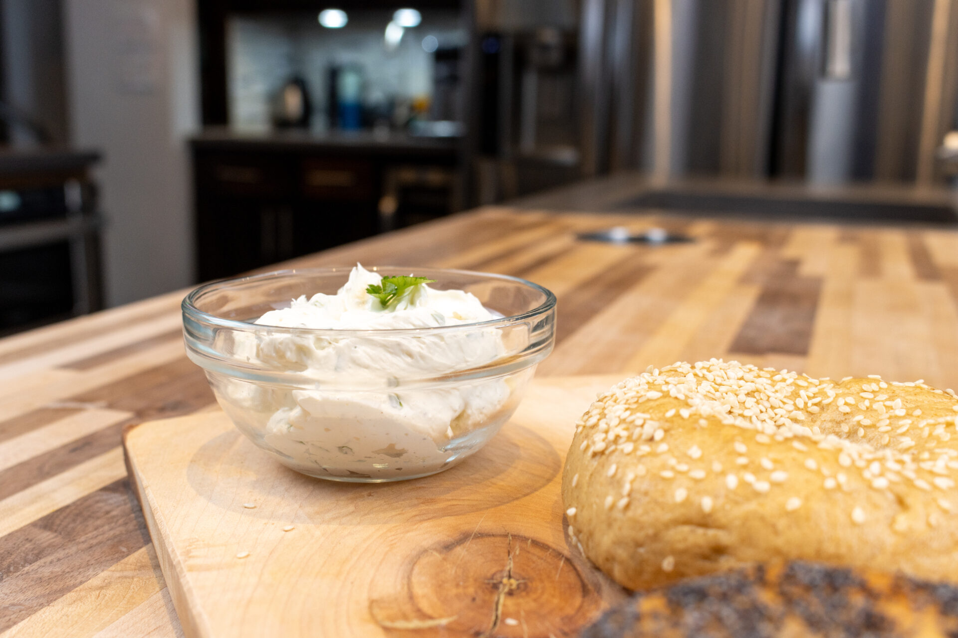 Creamy Spread with Garlic and Chives - CookingHub