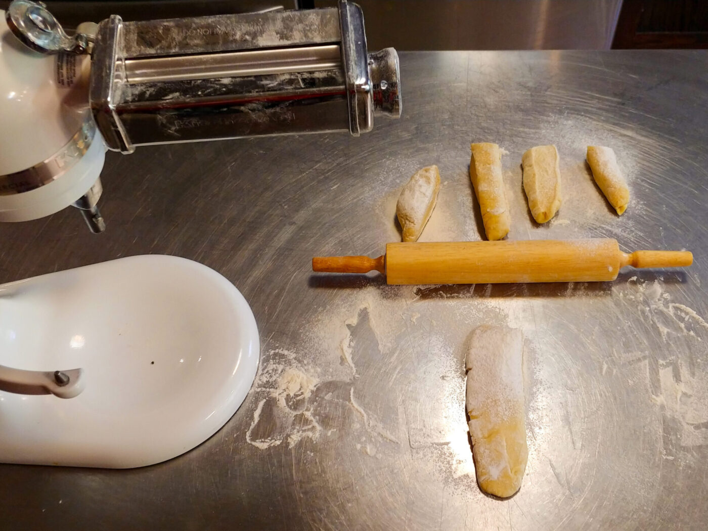 preformed pasta dought cut to 6 pcs on the floured countertop