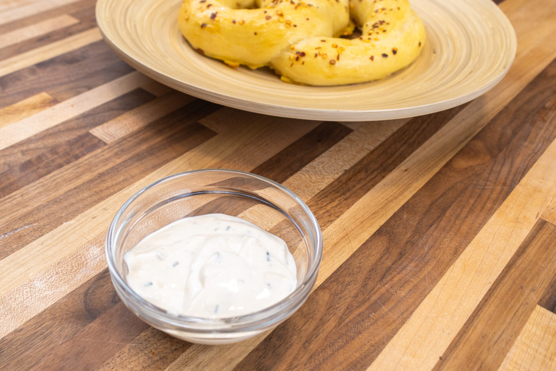 Garlic Dipping Sauce for Pretzels - CookingHub