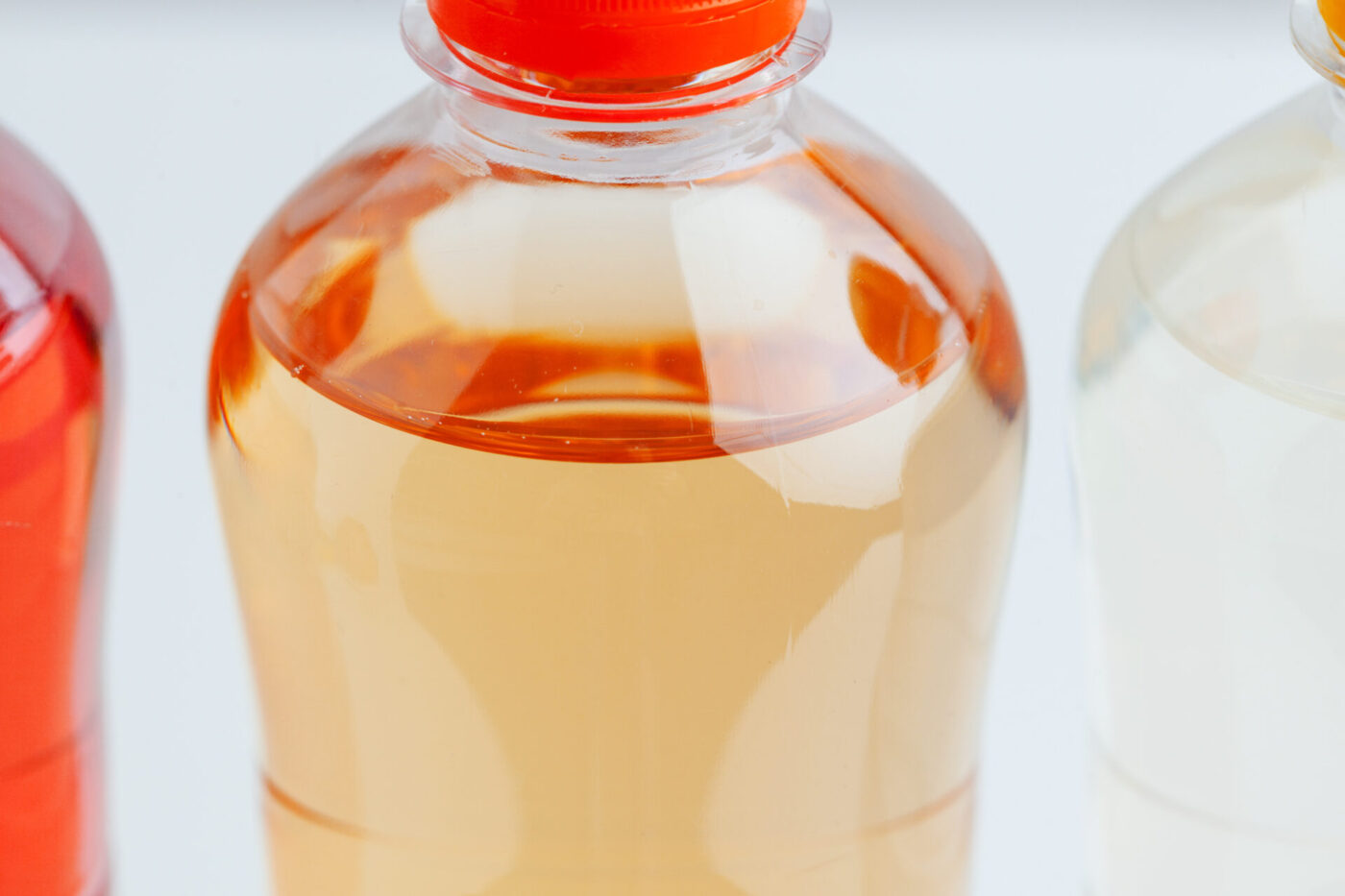 distilled white vinegar