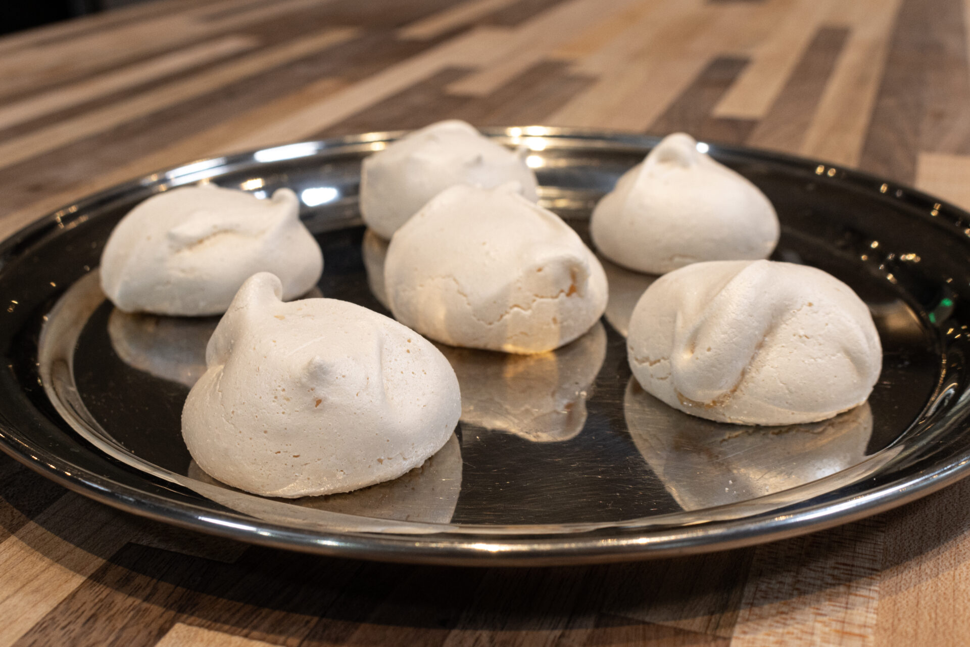 Meringue Kisses - CookingHub