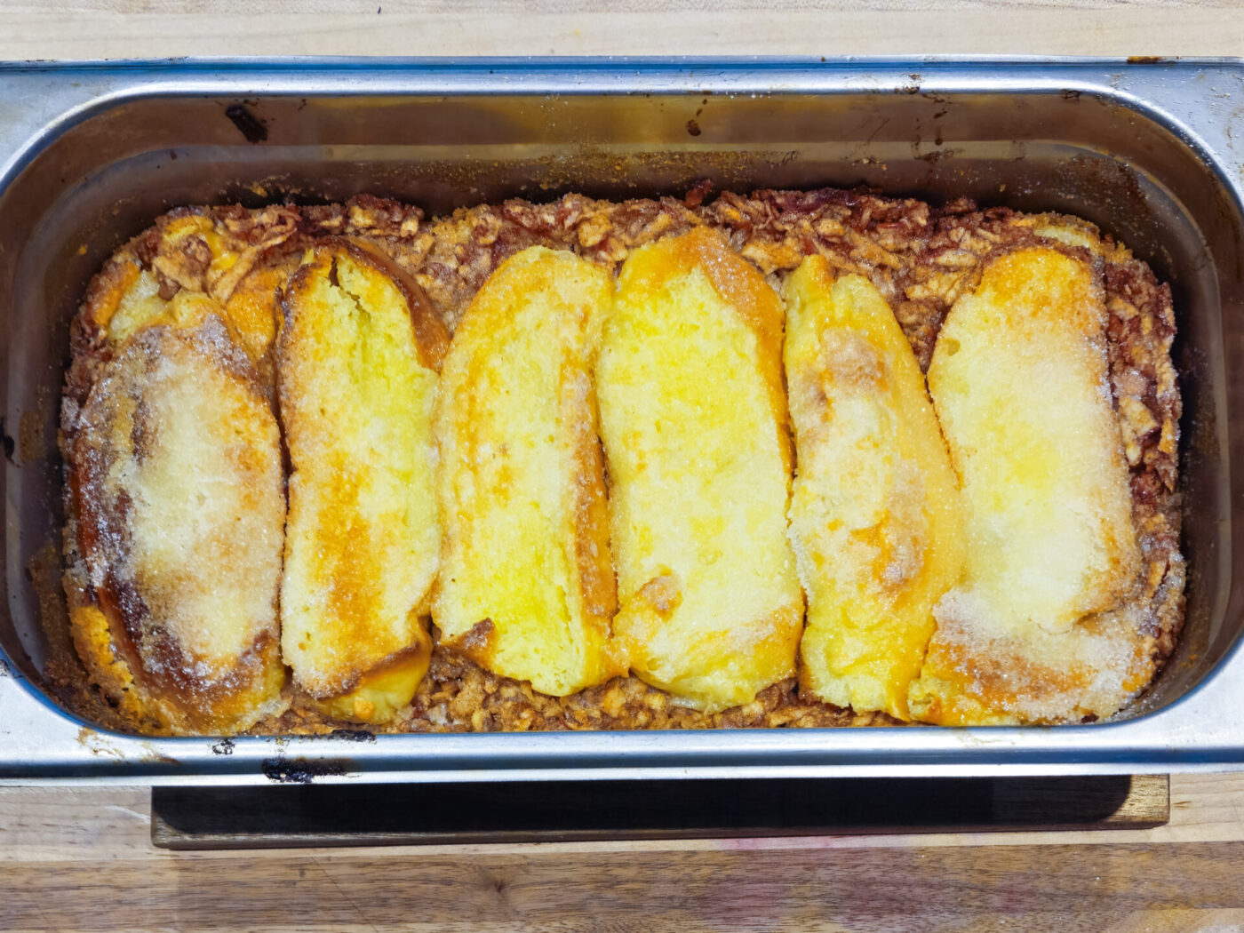 Žemlovka – Apple Bread Pudding, right after baking, can be served right away, as would happen in most cases, or can be turned into an ultimate luxury with the addition of a meringue layer in the next step.
