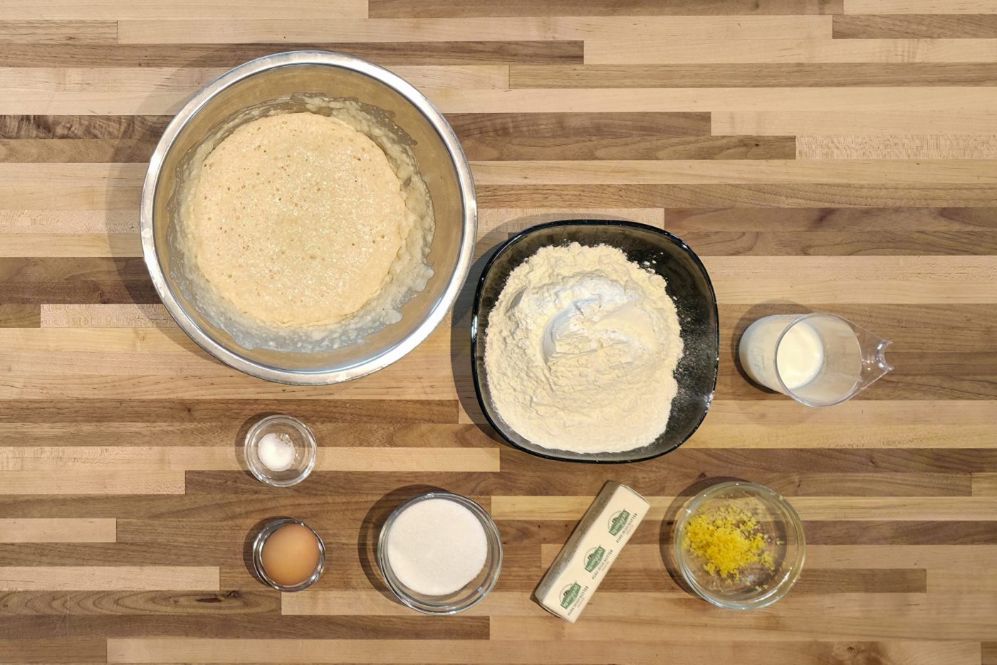 Levant for frgal kolach after rising, ready for the next step.